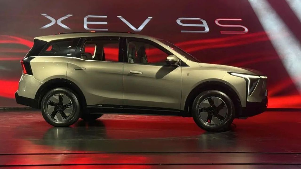 Mahindra XEV 9S चा जलवा अजूनही तसाच! विक्रीचा परफॉर्मन्स असा ज्याने Tata – MG च्या वाहनांना भरवली धडकी