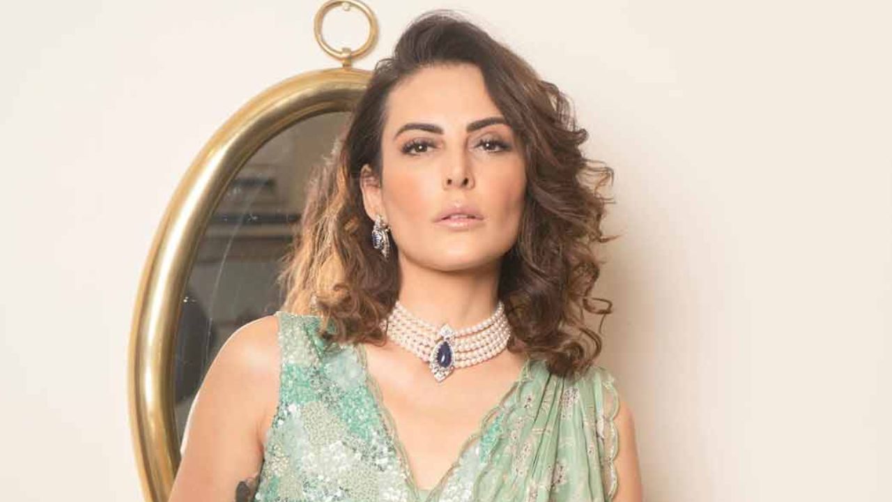 इराणवरील हल्ल्यानंतर हाहाकार; अभिनेत्री मंदाना करीमी भावुक, म्हणाली “आता गमावण्यासारखं काही उरलंच नाही…”