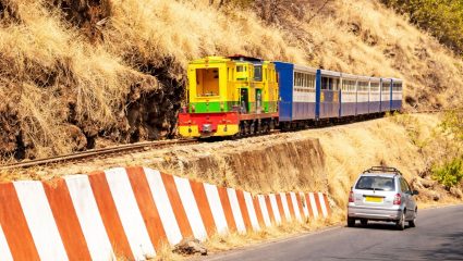 Raigad News: माथेरान पर्यटन हंगामात मिनी ट्रेनवर ताण! फेऱ्या वाढवण्याची नागरिकांची मागणी