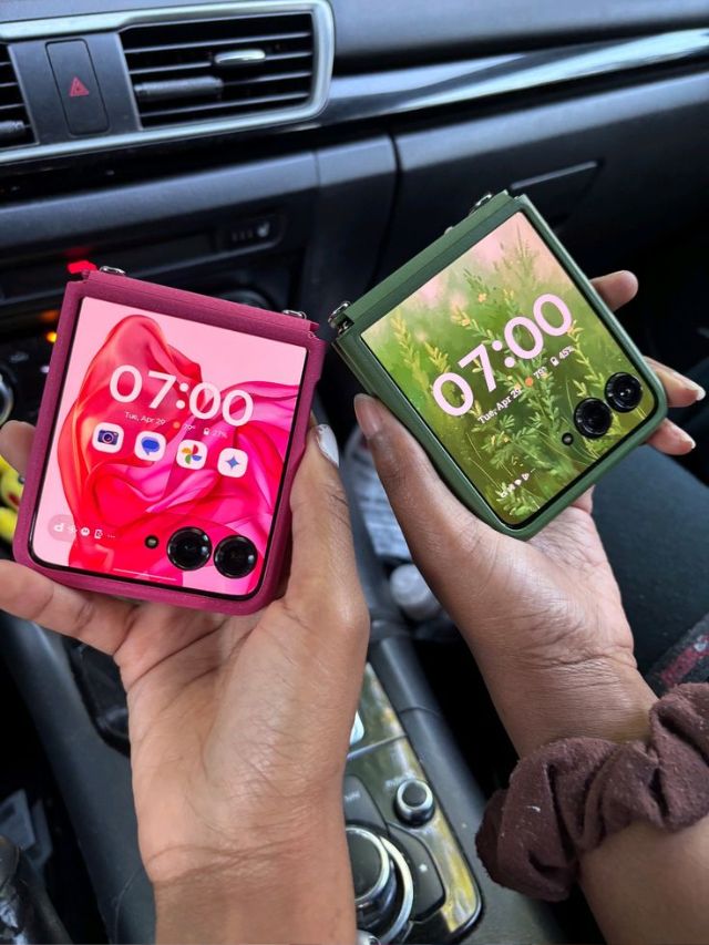 20 हजार रुपयांच्या डिस्काऊंटसह खरेदी करा 'हा' फोल्डेबल फोन