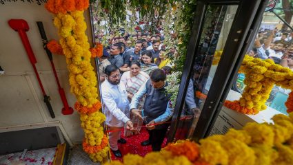 MSRTC News : एसटी महामंडळाच्या ‘राजमाता जिजाऊ’ बस सेवेचे मुख्यमंत्र्यांचे हस्ते लोकार्पण