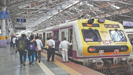Mumbai Local: कल्याण ते सीएसएमटी सर्व लोकल १५ डब्ब्यांच्या करा, डॉ. श्रीकांत शिंदे यांची लोकसभेत मागणी