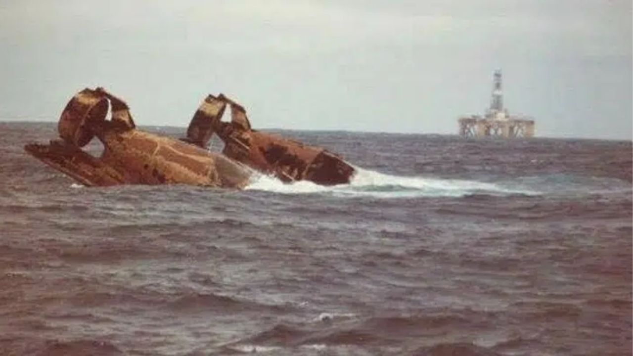 एक लाट आणि सर्व नष्ट! सागराच्या मध्यात घडलेला तो थरार, रिग कोसळली दर्यात