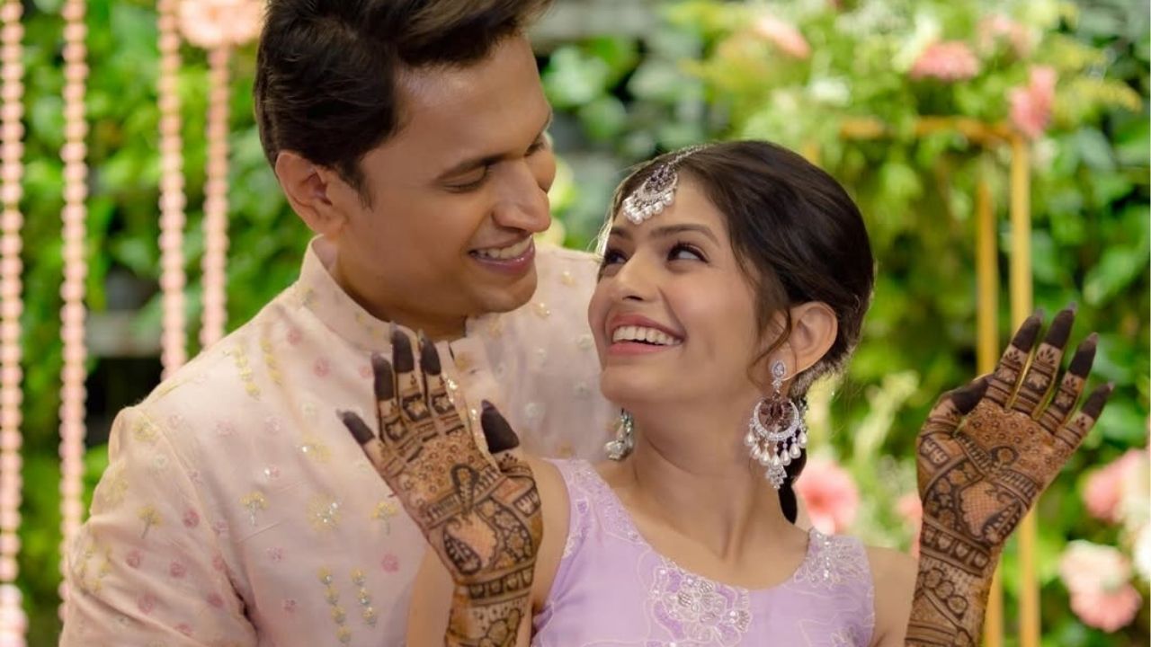 दरम्यान, रुमानीने सोशल मीडियावर तिच्या मेहंदी कार्यक्रमाचे फोटोज शेअर केले आहेत. या गोड क्षणांमध्ये अभिनेत्री फारच मनमोहक दिसत आहे.