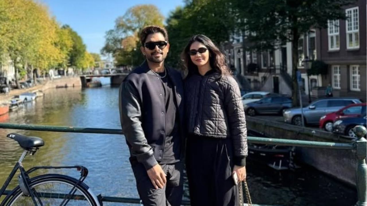 कामाबद्दल बोलायचे झाले तर अल्लु अर्जुन सध्या अनेक मोठ्या प्रोजेक्ट्समध्ये व्यस्त आहेत. दिग्दर्शक Atlee Kumar यांच्यासोबतचा ‘AA22’ आणि Lokesh Kanagaraj यांच्यासोबतचा ‘AA23’ हे दोन बहुप्रतिक्षित प्रोजेक्ट्स लवकरच प्रेक्षकांच्या भेटीला येणार आहेत. 