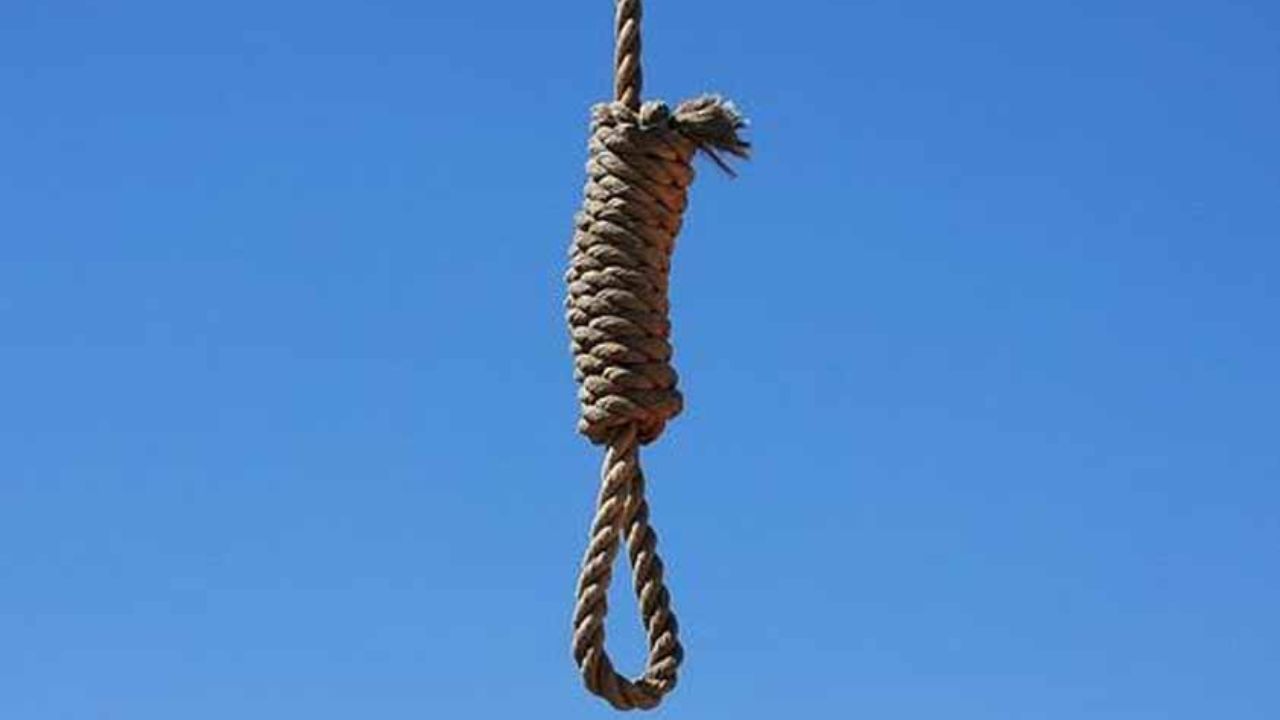 Buldhana News : आई-भावासमोरच घेतला गळफास! आईने हे धक्कादायक दृश्य पाहून फोडला हंबरडा