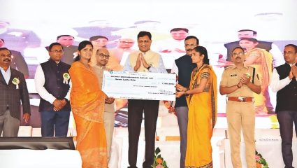 Buldhana News : अधिकार तळागाळापर्यंत पोहोचविणे गरजेचे! न्या. अनिल किलोर यांचे प्रतिपादन; अमडापूर येथे महामेळावा