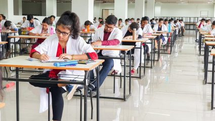NEET Exam : ऑनलाइन अर्जासाठी मुदतवाढ! ‘या’ तारखेपर्यंत भरता येणार अर्ज