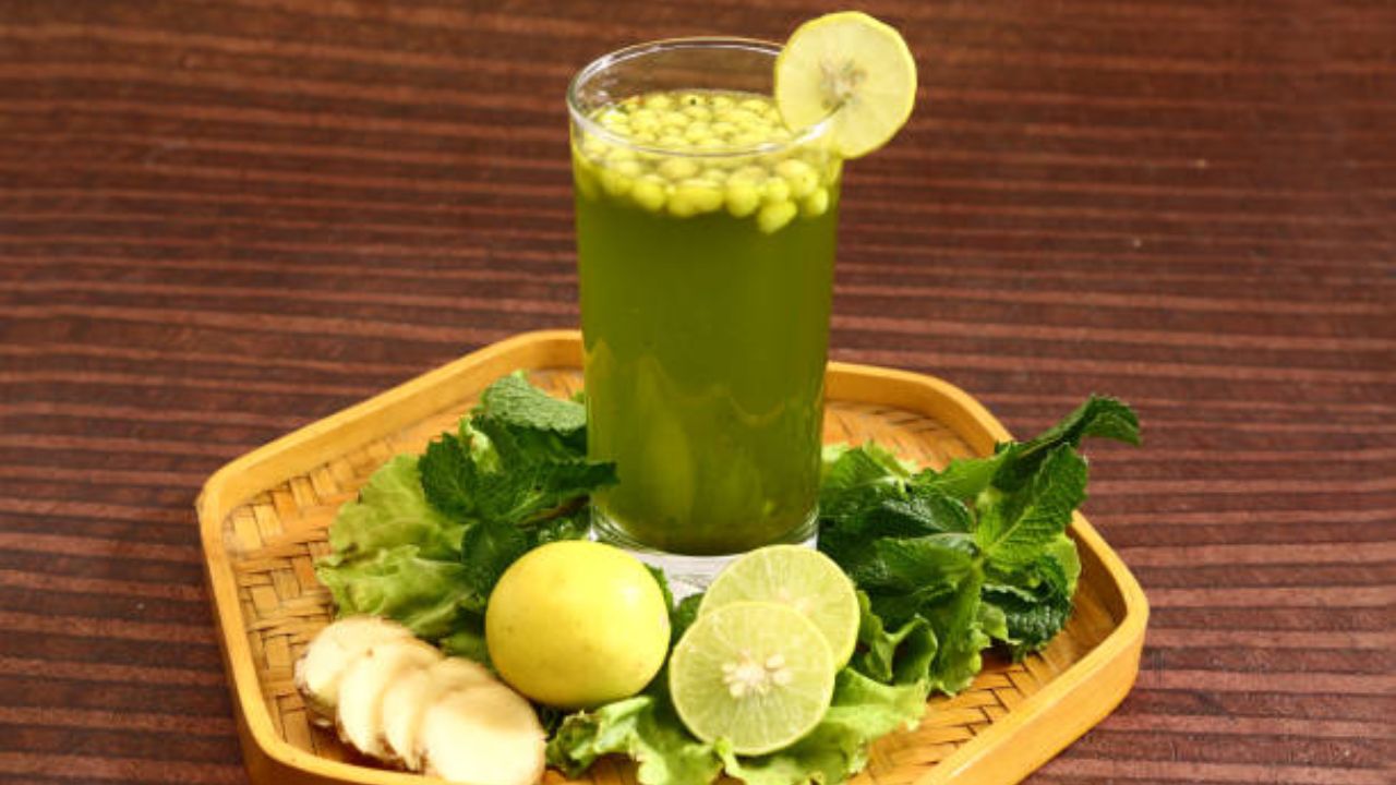 Summer Special : उन्हाळ्यात वाढतो डिहायड्रेशनचा त्रास; घरी बनवा थंडगार अन् चटपटीत चवीचा ‘पुदिना सरबत’