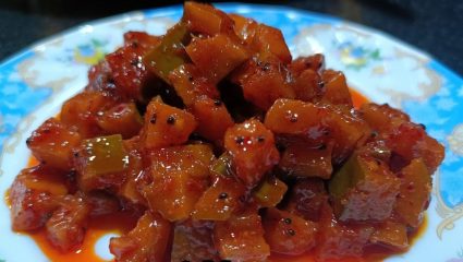 Summer Special : तिखट नाही तर यंदा घरी बनवा आंबट गोड चवीचं ‘कैरीचं लोणचं’, पारंपरिक रेसिपी नोट करा