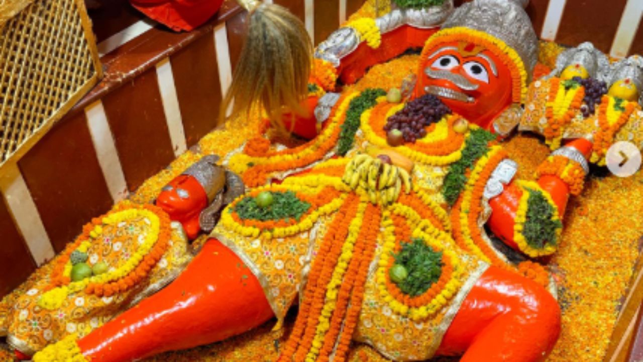 भारतातील 4 फेमस हनुमान मंदिर जिथे झोपलेल्या मुद्रेत आहेत संकटमोचन, एक मंदिर वसलंय महाराष्ट्रात…