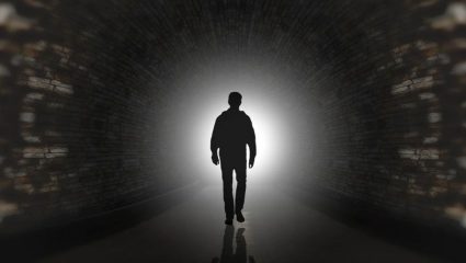 मृत्यूच्या 1 तासानंतर जिवंत झाला… परत आल्यावर व्यक्तीने सांगितलं ‘दुसऱ्या जगाचं’ रहस्य