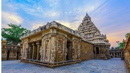 देशातील या ठिकाणाला म्हटलं जात हजारो मंदिराचं शहर, अनोखा आहे इथला इतिहास