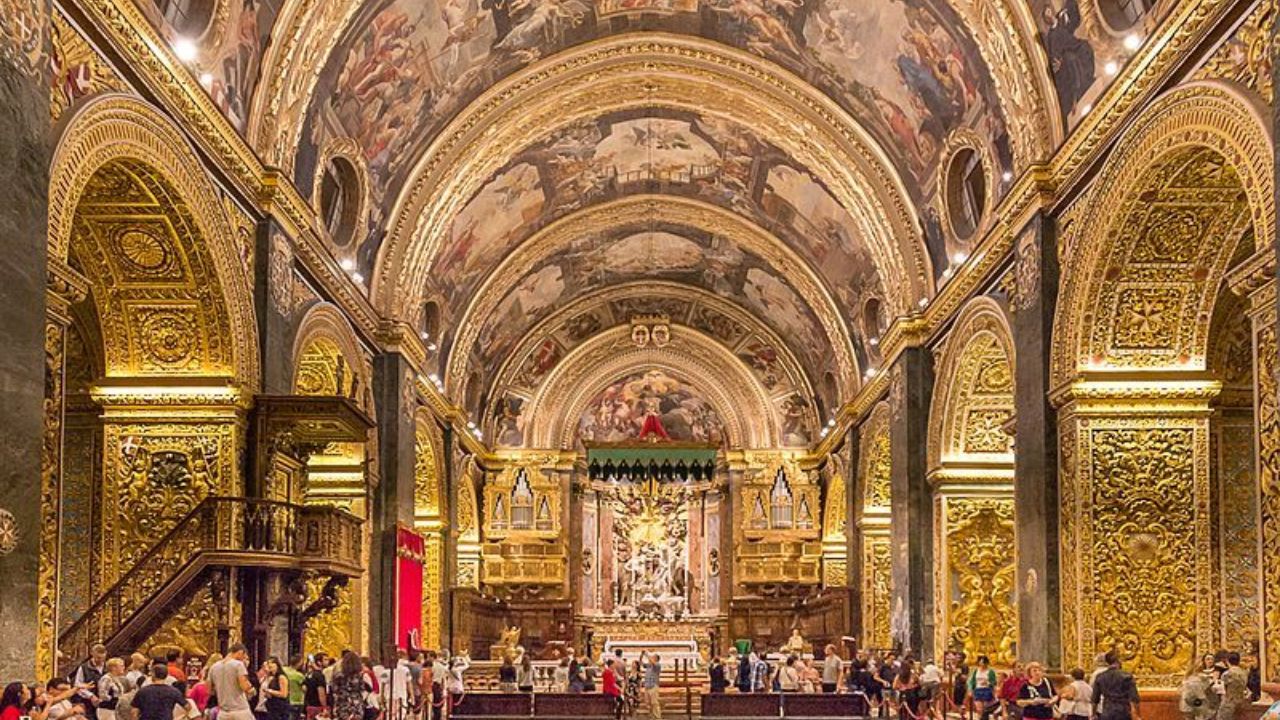 सोन्याची नक्काशी आणि जमिनीवर ४०० शूरवीरांच्या कबरी; माल्टाच्या सेंट जॉन्स को-कॅथेड्रलची कथा जाणून घ्या