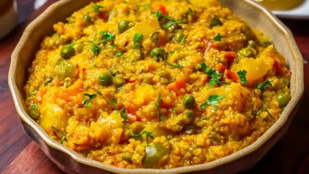 वजन कमी करायचंय? पण चवदारही खायचंय? मग आजच घरी बनवा मसालेदार ‘Quinoa Khichdi ‘