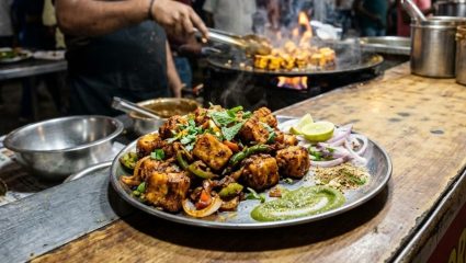 Recipe : खास प्रसंगी मेजवानी करा चवदार, घरी बनवा रेस्टाॅरंट स्टाईल कुरकुरीत आणि सॉसी ‘पनीर क्रिस्पी’
