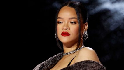Rihanna Firing: हॉलिवूड गायिका Rihanna च्या घरावर गोळीबार, पोलिसांनी संशयित महिलेला केली अटक