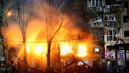 Russia Ukraine War : इराण युद्धाचा फायदा घेत आहे रशिया?  युक्रेनमध्ये नरसंहार सुरुच; ‘या’ महत्त्वाच्या शहरावर थरारक हल्ला