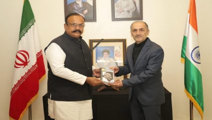 हर्षवर्धन सपकाळांनी घेतली इराणचे कॅान्सुल जनरल मोतलाघ यांची भेट; ‘या’ मुद्द्यावर झाली चर्चा