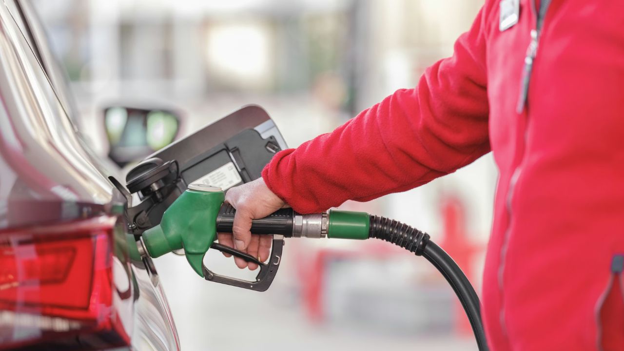 Satara News : जिल्हयात पेट्रोल डिझेलबाबत नागरिकांना दिलासा ; काय म्हणाले शंभूराज देसाई ?