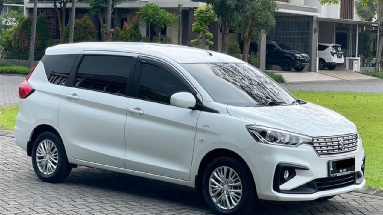 थेट Maruti Ertiga ला धडकी भरवते ‘ही’ कार! 2 लाखांचं डाउन पेमेंट आणि EMI 20 हजारांपेक्षा कमी