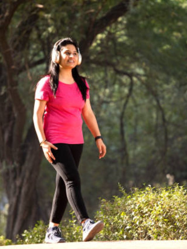 दररोज चालण्याचे 7 जबरदस्त फायदे