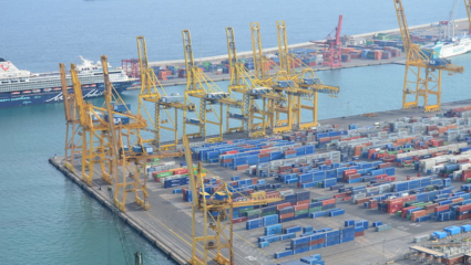 US Iran war Impact: केळी, द्राक्षे, डाळिंब, भाज्या… दुबईत 1000 कंटेनर अडकले, भारताचं कोट्यवधींचं नुकसान!