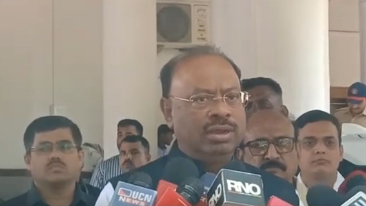 Bawankule on Asha Bhosle आशाताईंच्या जाण्याने न भरून निघणारी पोकळी – चंद्रशेखर बावनकुळे