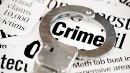 Beed Crime: बीड हादरलं! तक्रार मागे घेण्यासाठी तरुणावर कुऱ्हाडीने जीवघेणा हल्ला; शिवसेना माजी जिल्हाप्रमुखासह 7 जणांवर गुन्हा