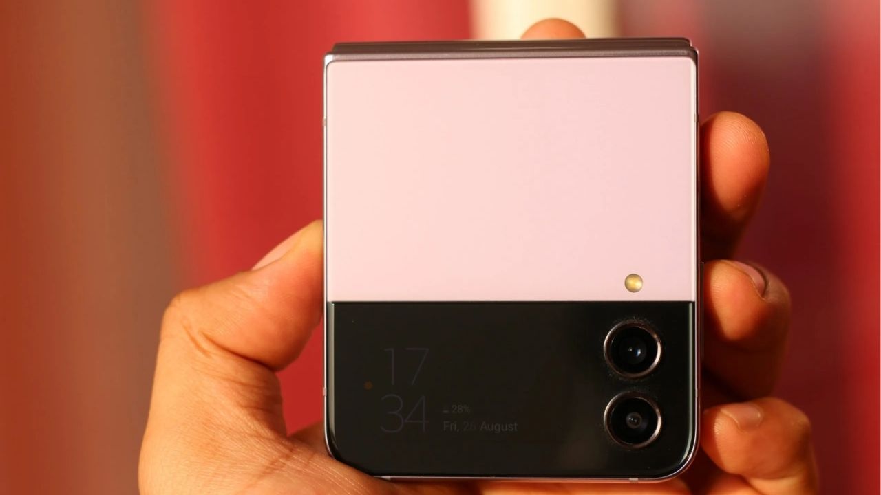 Samsung Galaxy Z Flip 4 वर जबरदस्त सूट! 95 हजारांचा फोन आता फक्त 38 हजारात; जाणून घ्या संपूर्ण माहिती