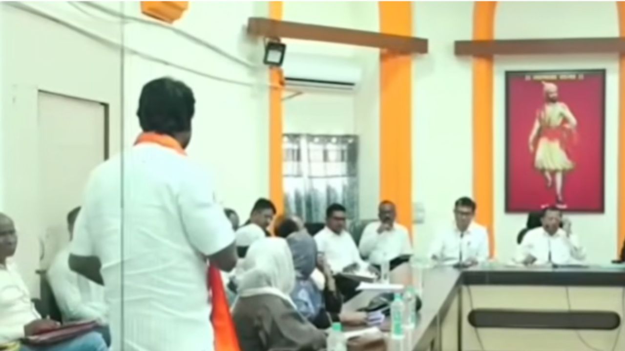 Akola : अकोल्यात मित्रपक्षातच ‘जुंपली’; भाजप आणि शिंदे गटाच्या नगरसेवकांमध्ये जोरदार राडा!