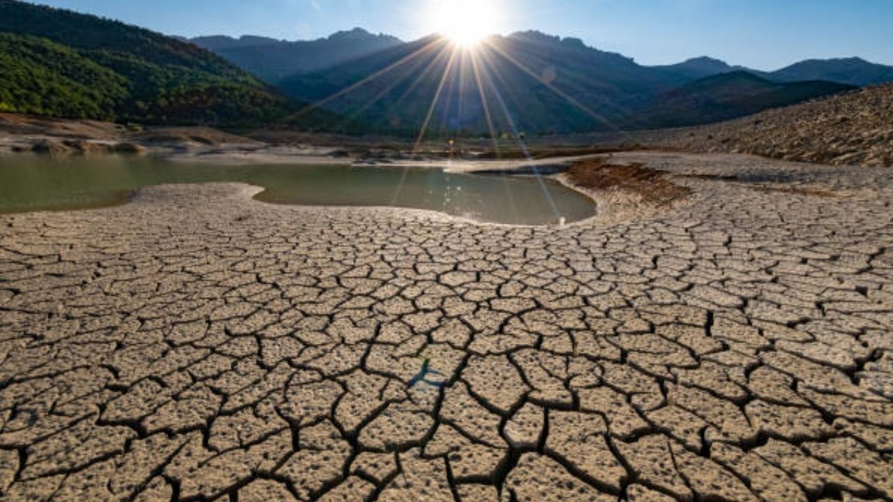 भारतावर घोंघावतंय जलसंकटाचे सावट; नदी, नाले अन् जलाशय आत्ताच झाली कोरडी ठणठणीत