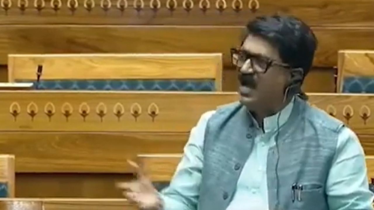 Arvind Sawant : ‘रेल्वे विभागाचा कोकणावर अन्याय’; खासदार अरविंद सावंत यांची  मोठी मागणी