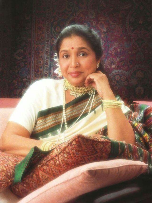 आशा भोसले यांनी आतापर्यंत किती गाणी गायलीत? आकडा थक्क करेल