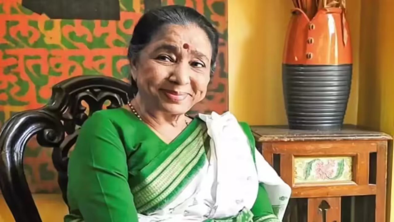 Asha Bhosle यांना शेवटचा निरोप देण्यासाठी लोटले चाहते; निवासस्थानी पार्थिवाचे अंत्यदर्शन