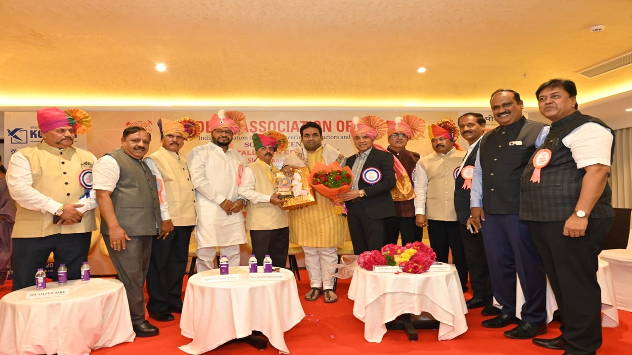 Solapur News: बांधकाम व्यावसायिकांमुळे विकासाला गती; आमदार देवेंद्र कोठे यांचे प्रतिपादन