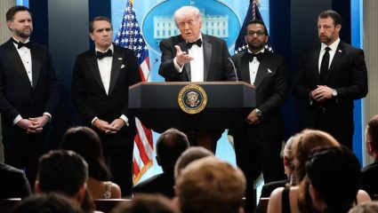 WHCD Shooting : ‘मी रेपिस्ट नाही’ लाइव्ह टीव्हीवर भडकले डोनाल्ड ट्रम्प; हल्लेखोराच्या पत्रातील घाणेरड्या आरोपांना दिलं उत्तर