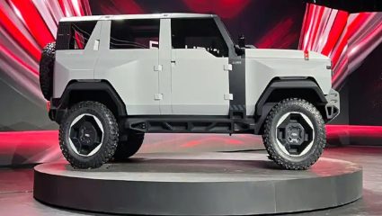 कार आहे की बुलेट ट्रेन! Mahindra आणते 500 किमी पेक्षा जास्त रेंजसह इलेक्ट्रिक Thar, जाणून घ्या किंमत आणि फीचर्स