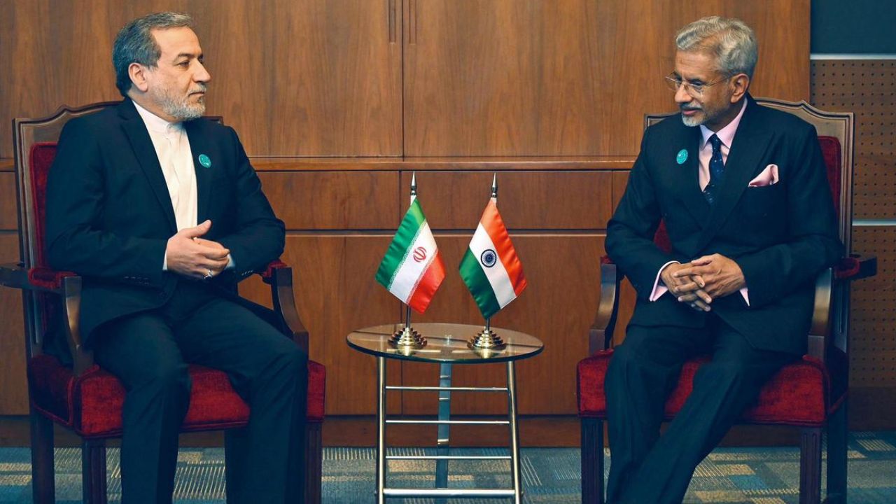 Trump Threat : जागतिक राजकारणात खळबळ! ट्रम्पच्या हालचालींवर रशियाचा रोष; इराण आणि भारतातही मध्यरात्री खलबतं