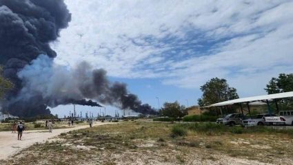 War Update: सीझफायर केवळ नाटक? करारनंतर अवघ्या काही तासांतच इराणच्या Lavan Islandवर भीषण हल्ला अन् तेलाचा भडका; पाहा VIDEO