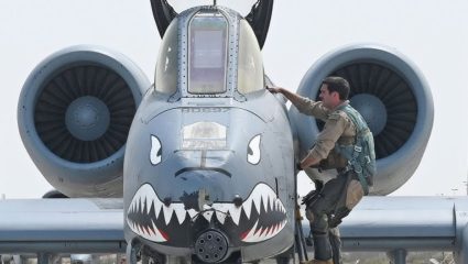 A-10 Warthog : एका क्षेपणास्त्रात खेळ खल्लास! अमेरिकेच्या गर्विष्ठ ‘वॉरहॉग’ला इराणने क्षणात संपवले; VIDEO मीडियामध्ये लीक
