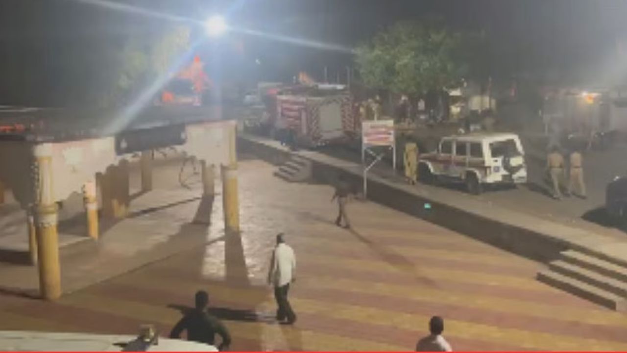 Solapur News: पुतळा हटवण्यास ग्रामस्थांचा तीव्र विरोध; दुसऱ्या दिवशीही माढ्यात तणाव कायम