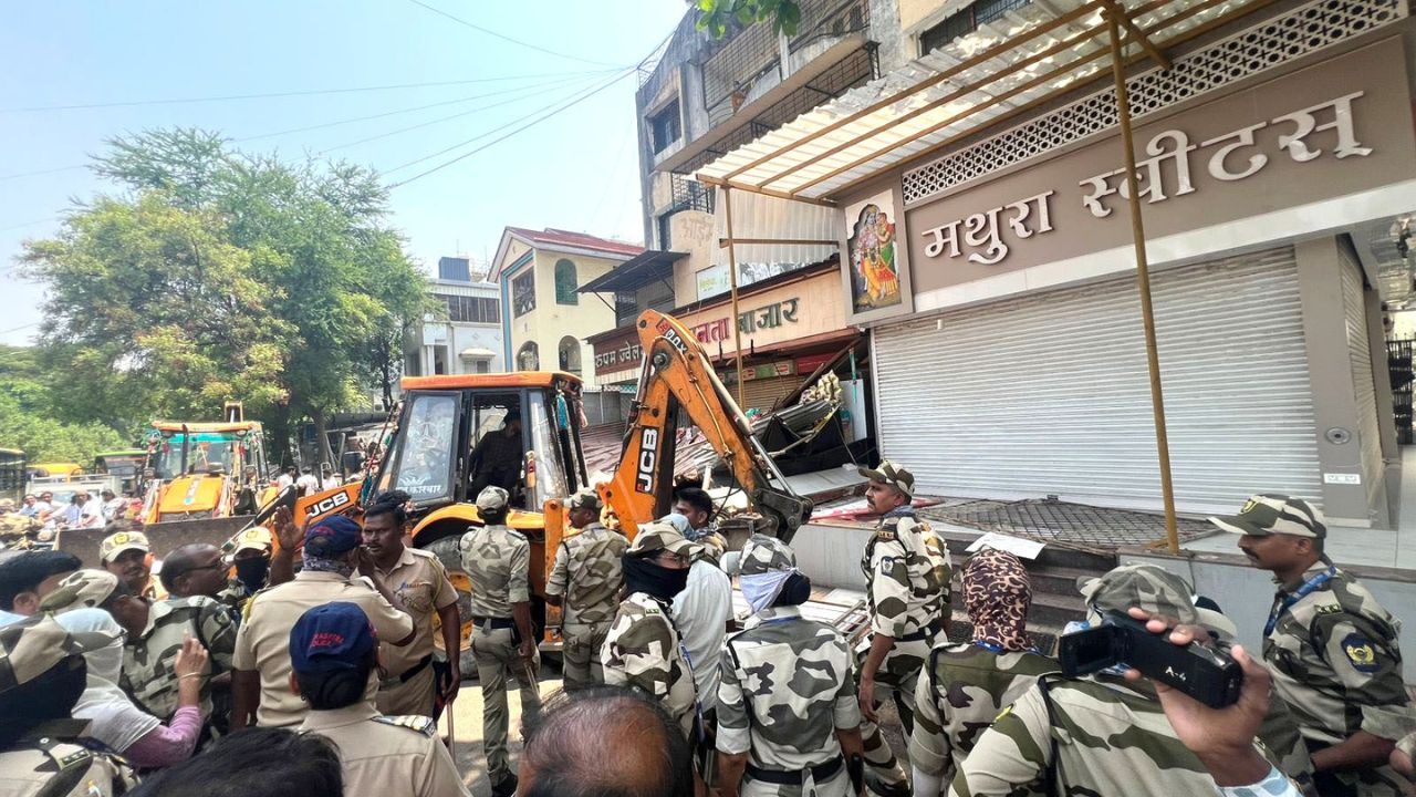 PCMC News: नवी सांगवी आणि पिंपळे गुरवमधील अनधिकृत बांधकामांवर महापालिकेचा हातोडा