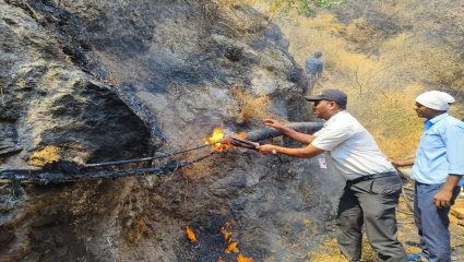 Matheran News: नेरळ–माथेरान नॅरोगेज मार्गावर सिग्नल यंत्रणेच्या केबलला आग; मिनीट्रेन टीसीकडून आग विझवण्याचे प्रयत्न