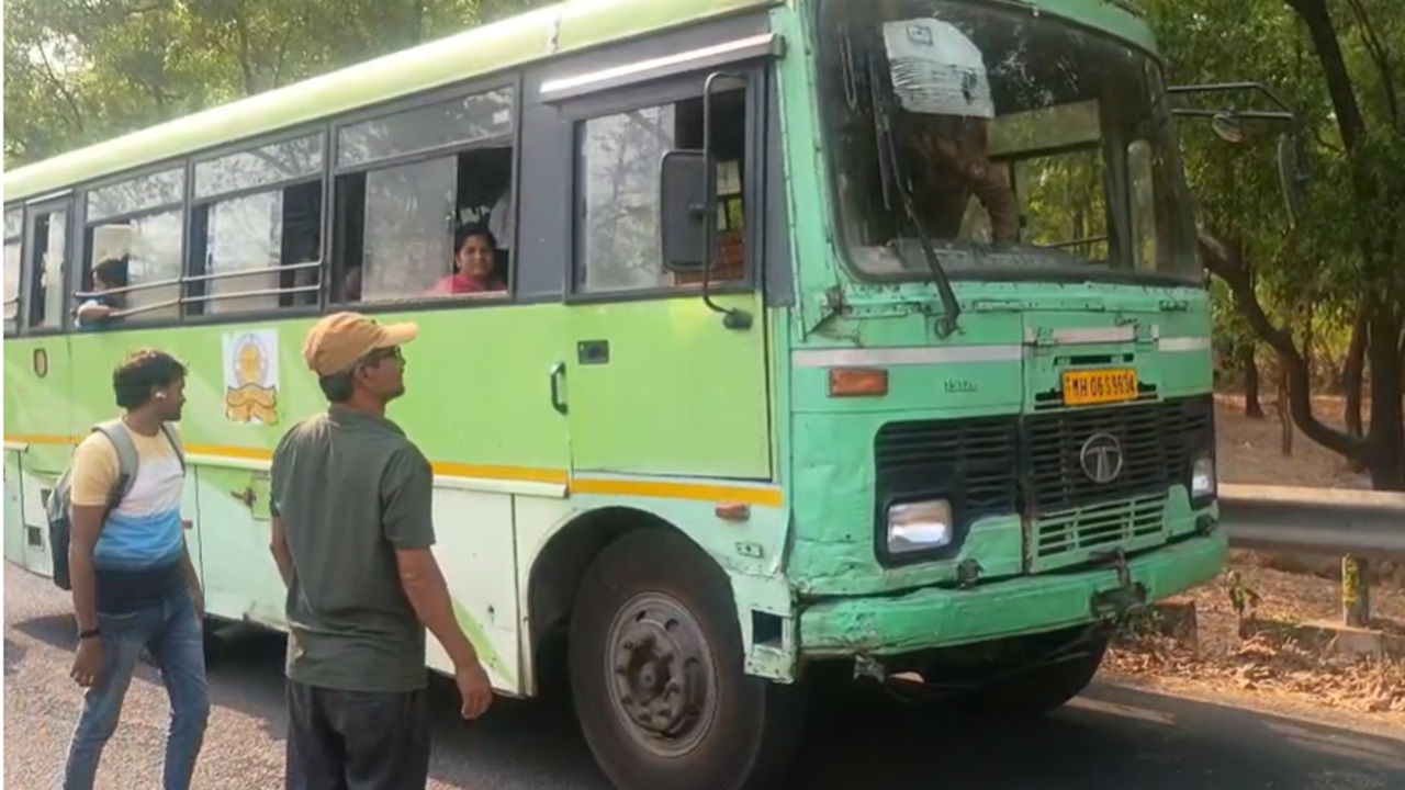 Matheran News : कर्जत–नेरळ–माथेरान मार्गावर मोठा अपघात टळला; मिनीबसचा गियर बॉक्स निकामी, ४५ प्रवाशांचे प्राण वाचले