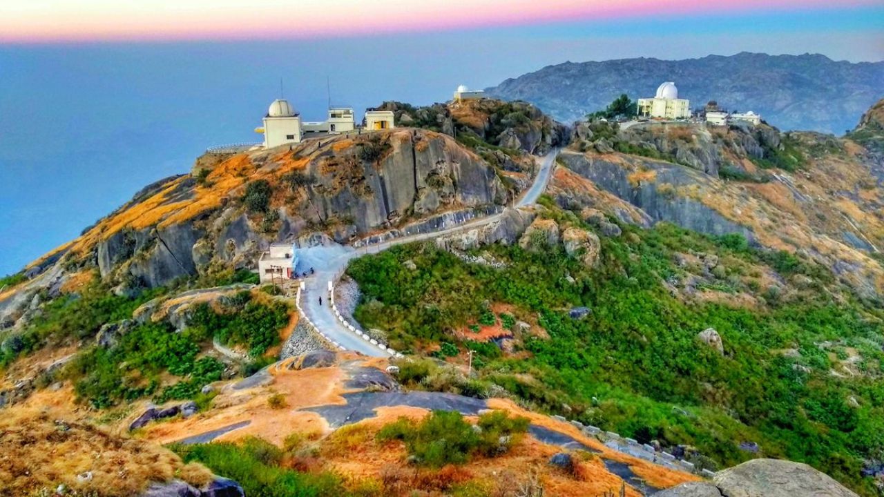 Mount Abu : ‘देवांनी नखांनी खोदलेला तलाव!’ राजस्थानचा हिरवागार स्वर्ग, निसर्ग आणि  श्रद्धेचा अनोखा संगम; वाचा याचा रंजक इतिहास