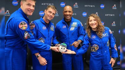 Artemis II : 54 वर्षांनंतर नासा रचणार इतिहास! पृथ्वीपासून 4.5 लाख किमी दूर; नासाचे ‘ते’ 4 वीर जाणार चंद्राच्या काळोख्या बाजूला