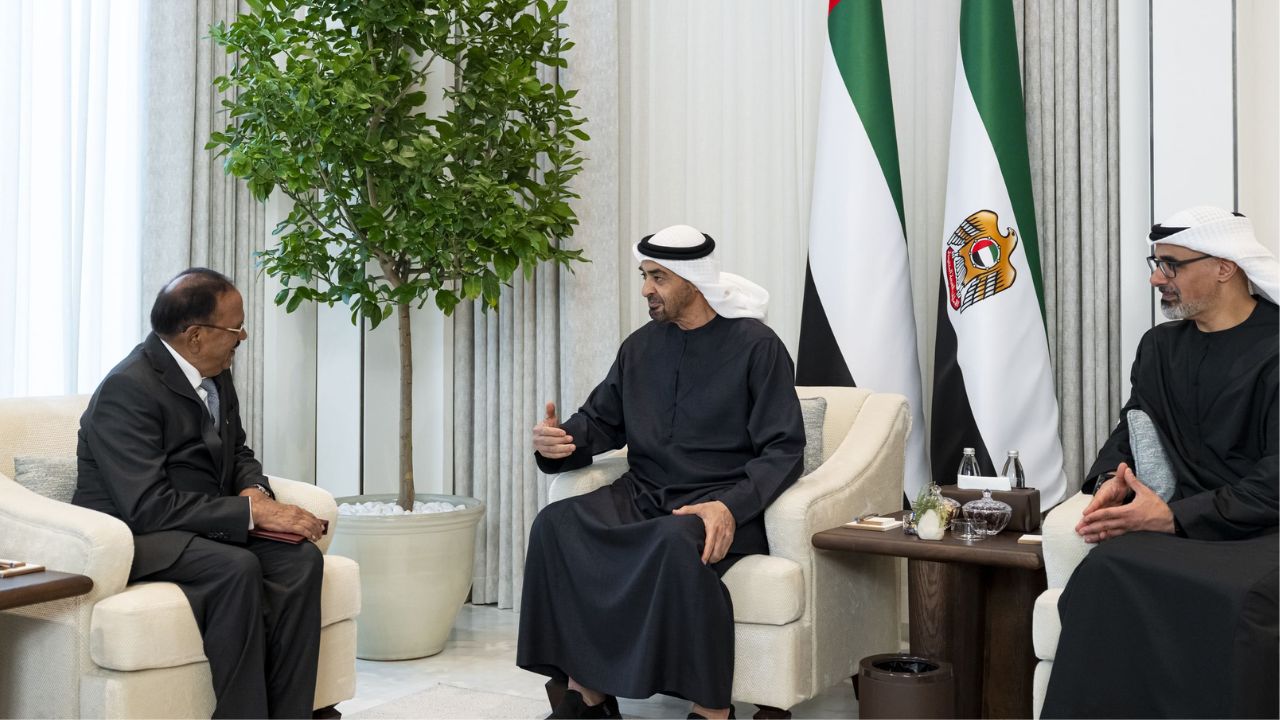 Ajit Doval: भारताचे ‘चाणक्य’ आखाती देशात सक्रिय! अजित डोवाल यांची राष्ट्राध्यक्ष झायेद यांच्याशी गुप्त चर्चा; रणनीती आखण्यास गती