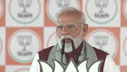 Narendra Modi : ‘झालमुरी मी खाल्ली आणि मिरची तृणमूल काँग्रेस ला लागली’, बंगालमधील कृष्णानगरमध्ये नरेंद्र मोदी यांचे वक्तव्य