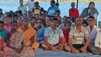 Sindhudurg : मालवणमध्ये वाळू माफियांविरोधात संताप! ग्रामस्थांचा खाडीत उडी घेण्याचा इशारा